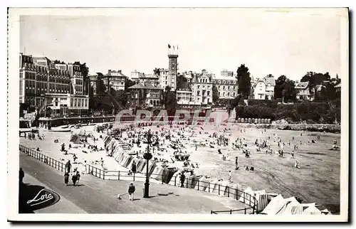 Ansichtskarte AK Cote d'Emeraude Dinard Un Coin de la Plage Hotel Royal et Crystal Hotel