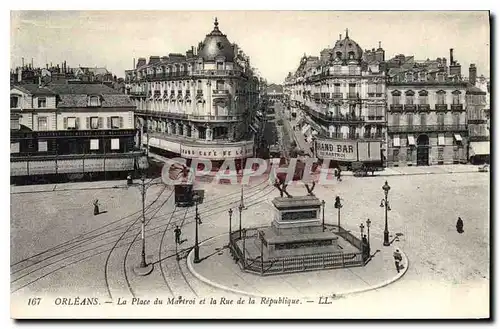 Cartes postales Orleans La Place du Martroi et la Rue de la Republique