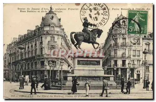 Cartes postales Orleans la Place du Martroi Statue de Jeanne D'Arc