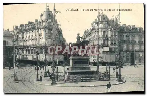 Cartes postales Orleans Place du Martroi et Rue de la Republique