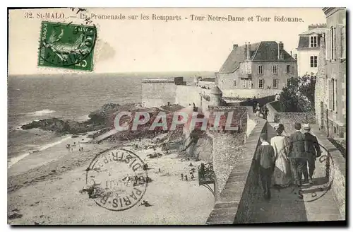 Cartes postales St Malo la promenade sur les Remparts Tour Notre Dame et Tour Bidouane