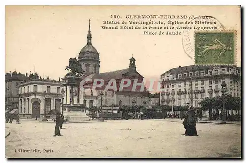 Ansichtskarte AK Clermont Ferrand P de D statue de Vercingetorix Eglise des Minimes grand hotel de la poste et le