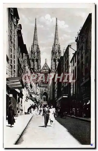 Cartes postales Clermont Ferrand Puy de Dome la cathedrale vue de la rue des Gras