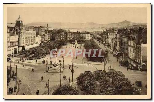 Cartes postales Clermont Ferrand P de D place de Jaude