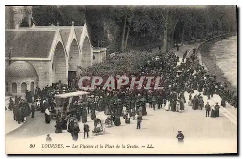 Ansichtskarte AK Lourdes Les Piscines et la Place de la Grotte