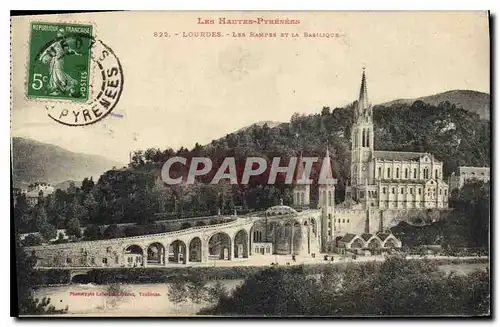 Cartes postales Les Hautes Pyrenees Lourdes Les Ran\mpes et la Basilique