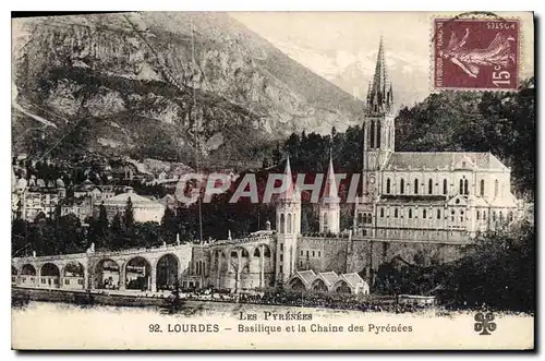 Cartes postales Les Pyrenees Lourdes Basilique et la Chaine des Pyrenees