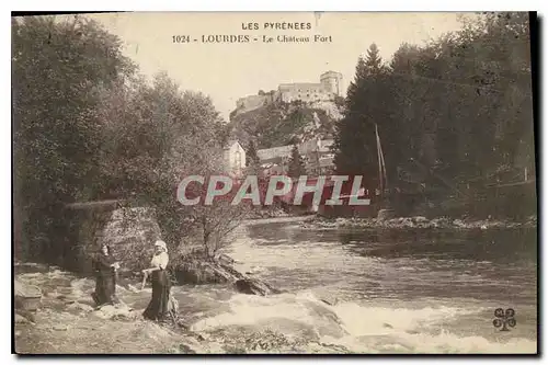 Cartes postales Les Pyrenees Lourdes Le Chateau Fort