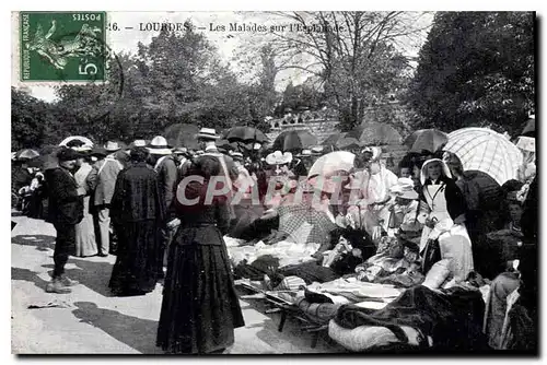 Ansichtskarte AK Lourdes Les Malades sur l'Esplanade