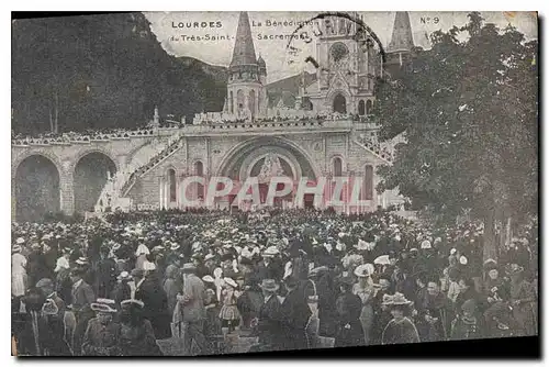 Cartes postales Lourdes La Benediction du Tres St Sacrement