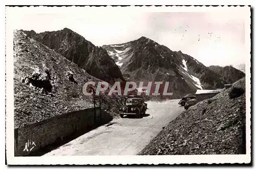 Ansichtskarte AK Pic du midi de Bigorre col du Tourmalet le Sommet du col et la Tranchee de la route Thermale des