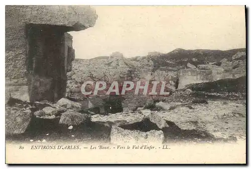 Cartes postales Environs d'Arles Les Baux Vers le Val d'Enfer