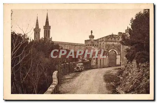 Ansichtskarte AK Saint Michel de Frigolet (B du RH) L'arrivee a l'abbaye Ancienne entree du Monastere avec ses to