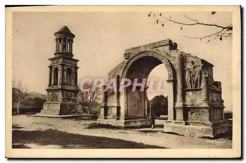 Ansichtskarte AK Saint Remy de Provence Monument romains dont la construction remonte au siecle d'Auguste