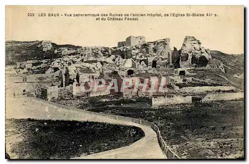 Ansichtskarte AK Les Baux Vue panoramique des ruines de l'ancien Hopital de l'Eglise St Blaise XIIe s et du Chate