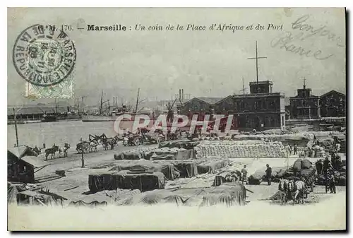 Cartes postales Marseille Un coin de la Place d'AFrique et du Port