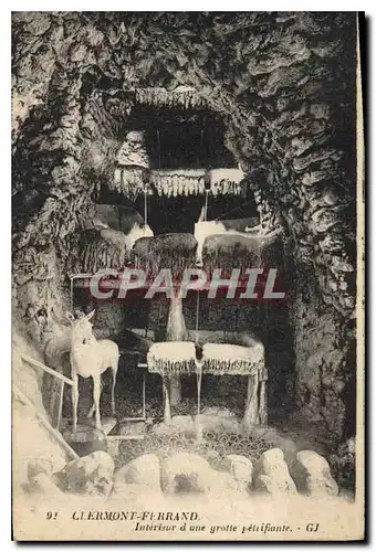 Cartes postales Clermont Ferrand Interieur d'une grotte petrifiante