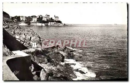 Ansichtskarte AK Dinard Promenade du Moulinet au loin la Malouine