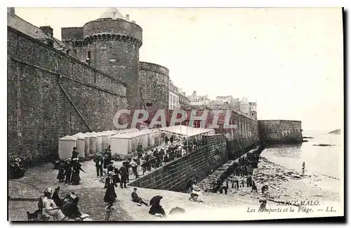 Ansichtskarte AK Saint Malo Les Remparts et la Plage