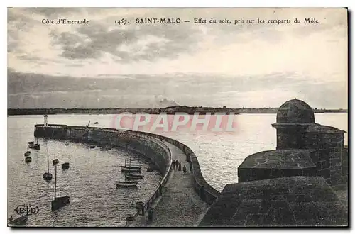 Cartes postales Cote d'Emeraude Saint Malo Effet du soir pris sur les remparts du Mole