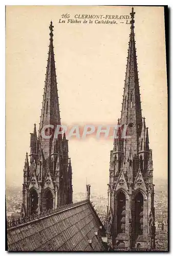 Cartes postales Clermont Ferrand les Fleches de la Cathedrale