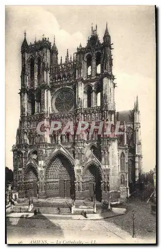 Cartes postales Amiens La Cathedrale