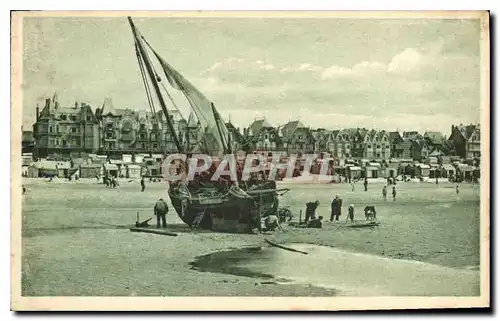 Cartes postales Berck Plage la plage a Maree basse Bateau