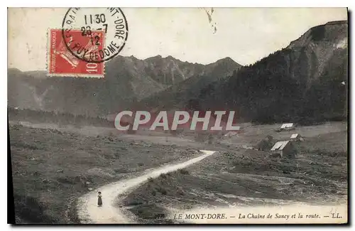 Cartes postales Le Mont Dore la Chaine de Sancy et la route