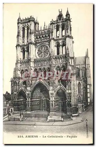 Cartes postales Amiens la cathedrale facade