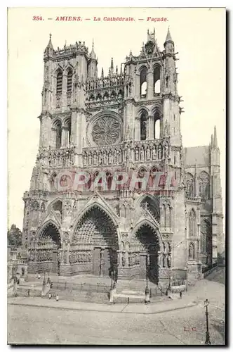 Cartes postales Amiens la cathedrale facade