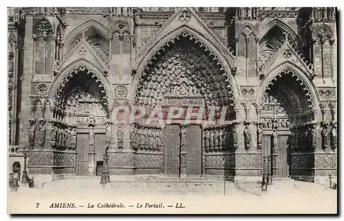 Ansichtskarte AK Amiens la cathedrale le portail