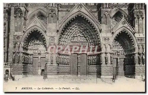 Cartes postales Amiens la cathedrale le portail