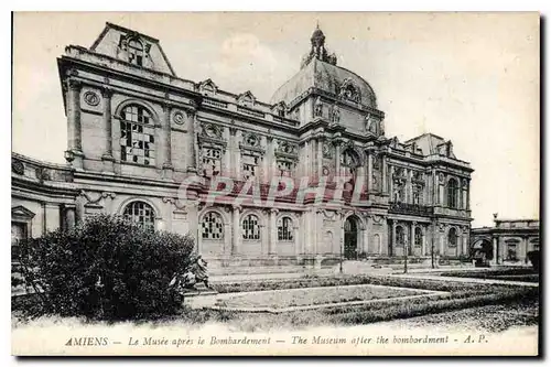 Cartes postales Amiens le Musee apres le Bombardement Militaria