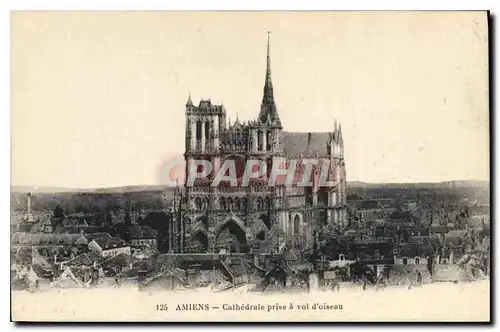 Ansichtskarte AK Amiens cathedrale prise a vol d'oiseau