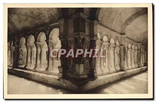 Cartes postales Arles Cloitre St Trophine Les Galeries XIIe siecle