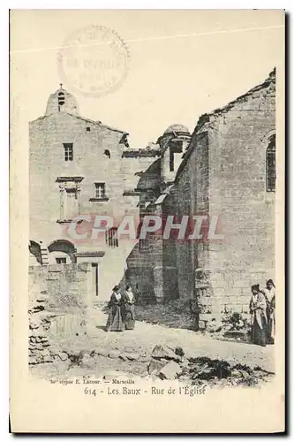 Cartes postales Les Baux Rue de l'Eglise Folklore