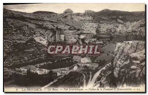 Cartes postales La Provence les Baux Vue panoramique Vallon de la Fontaine et Beaumaniere