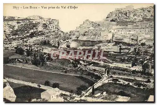 Cartes postales Les Baux Vur prise du Val d'Enfer