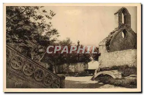 Ansichtskarte AK Les Baux (B du R) Place de l'Eglise et Chapelle des Penitents (XVIe siecle)