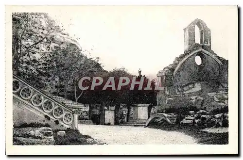 Ansichtskarte AK Les Baux Place de l'Eglise et Chapelle des Penitents blancs XVIe siecle