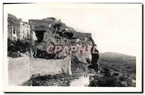 Ansichtskarte AK Les Baux Vue des Remparts et le Clocher croix de Ravelin (au dessous vole romaine)