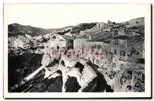 Cartes postales Les Baux Vue des Remparts a gauche le vallon de la Fontaine en dessous des remparts la vole Roma