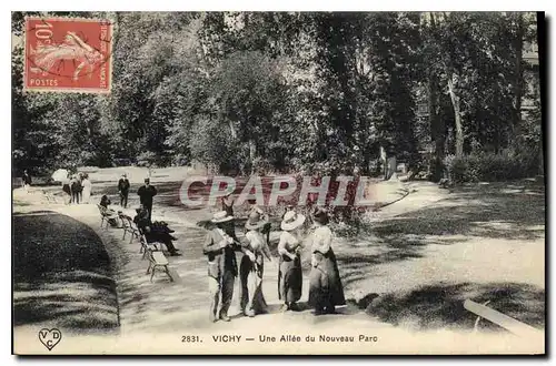 Cartes postales Vichy Une Alllee du Nouveau Parc