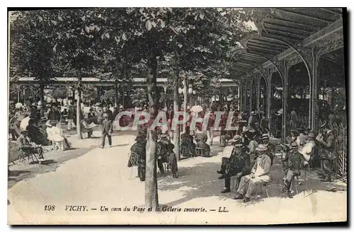 Ansichtskarte AK Vichy Un coin du Parc et la Galerie couverte