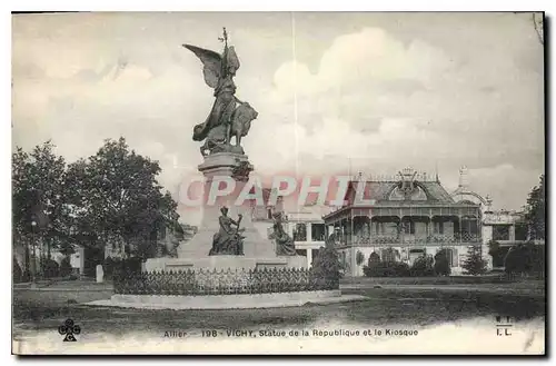 Ansichtskarte AK Vichy Statue de la Republique et le Kiosque