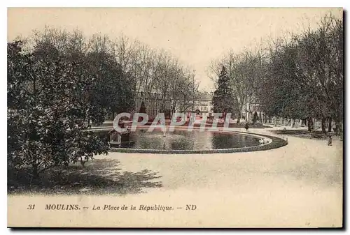 Cartes postales Moulins La Place de la Republique