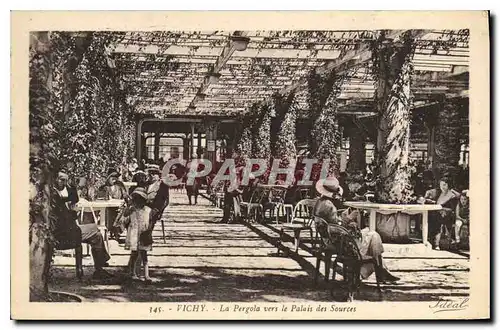 Cartes postales Vichy La Pergola vers le Palais des Sources