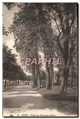 Cartes postales Vichy Dans les Nouveaux Parcs