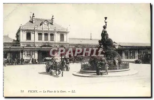 Cartes postales Vichy La Place de la Gare