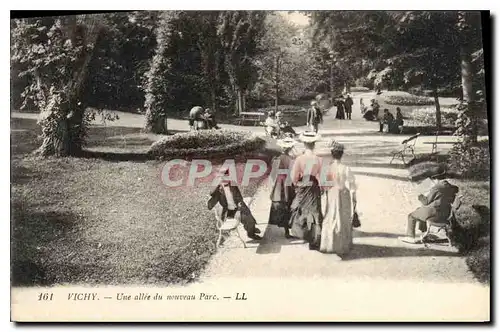 Ansichtskarte AK Vichy Une allee du nouveau Parc